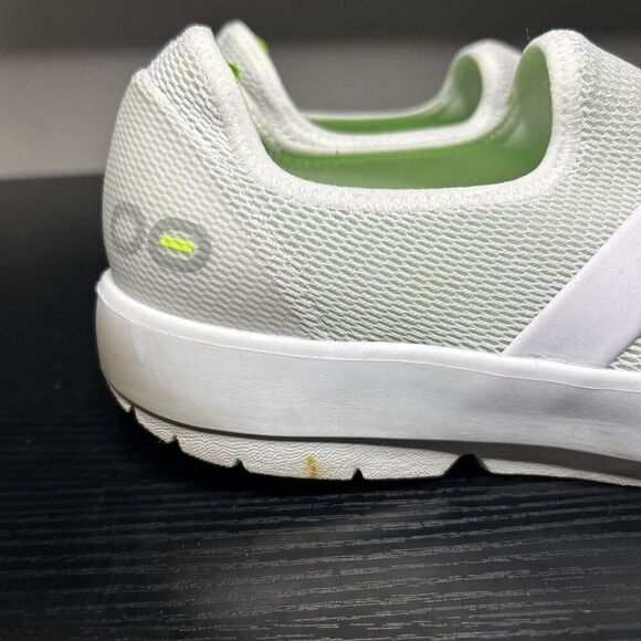 OOFOS OOmg eeZee Low  Mesh Womens Size 9 White Slip On Recovery Shoes - Picture 2 of 14